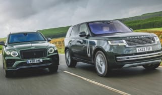 Range Rover vs Bentley Bentayga - both cars front tracking